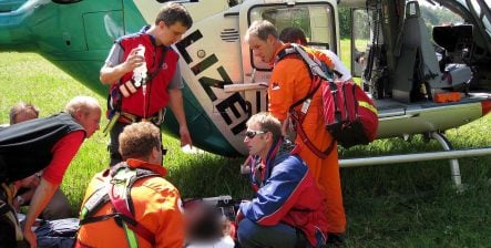 Bra missive saves American hiker missing in Bavarian Alps