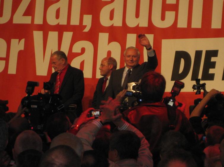The Left Party's Oskar Lafontaine addresses jubilant supportersPhoto: Amanda Price