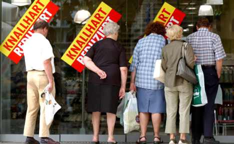 Consumer confidence hits year's low