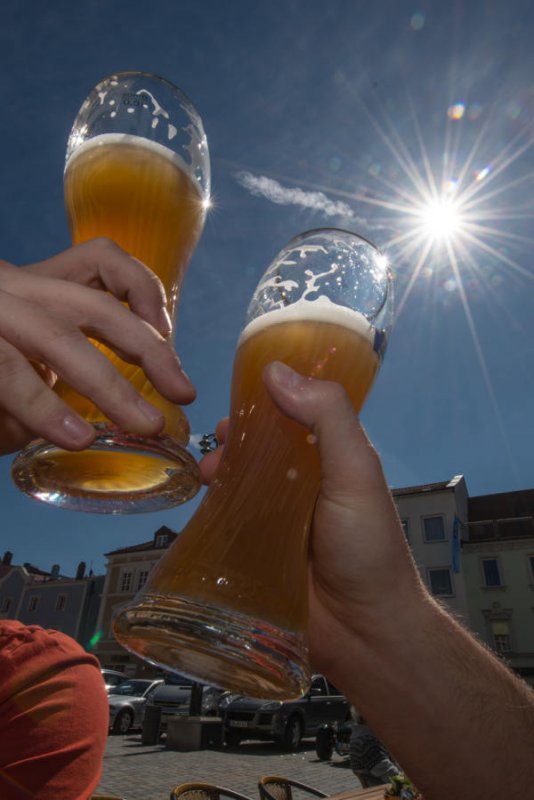 Prost! Beer-drinkers toast the spring in Straubing, Bavaria.Photo: DPA