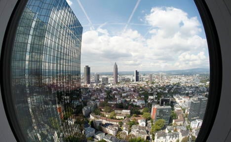 'Frankfurt weathers euro crisis better than rivals'