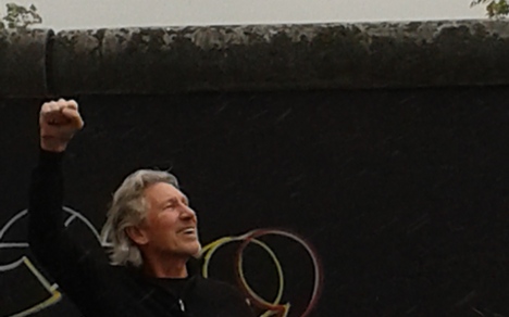 Pink Floyd founder: We need Berlin's Wall
