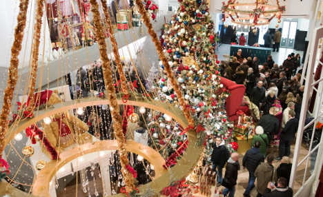Germans set to spend €273 on Christmas gifts