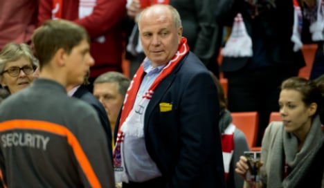 Bayern boss Hoeneß prepares for tax trial