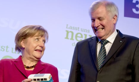 Seehofer: I slept through Merkel phone call