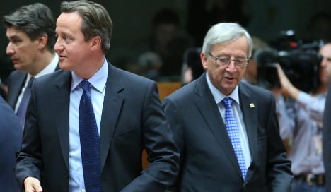 Cameron 'warns Merkel of UK exit from EU'