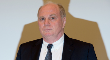 Hoeneß pays tax bill, takes day off prison