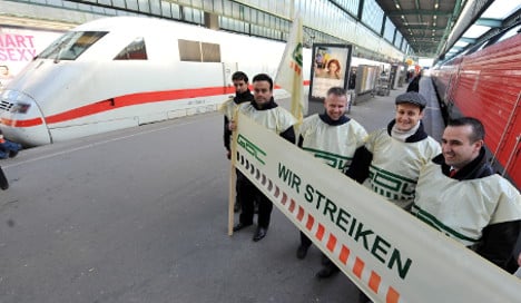 Train drivers vote in favour of strikes