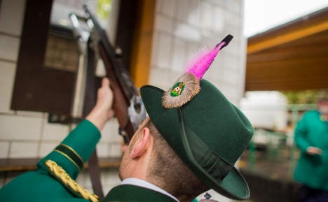 Gay top marksman ‘must name female Queen’