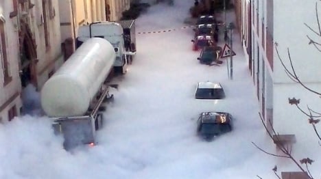 PHOTOS: Huge cloud of CO2 floods central Mainz