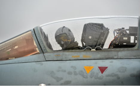 Luftwaffe jets grounded at night by software bug