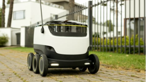 Robots and drones: deliverymen of the future?