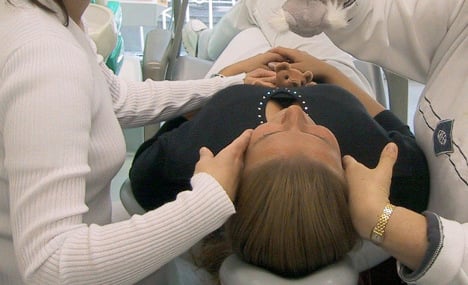 How German dentists use hypnosis to fix your teeth