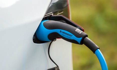 German carmakers to build European e-charging network