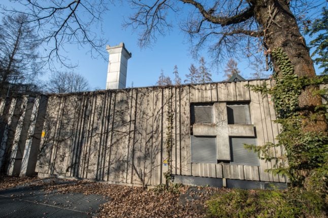 Crematorium investigated for including extra body parts in urns