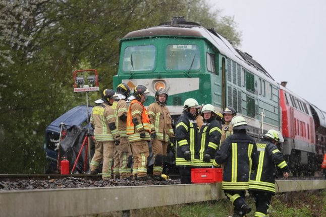 Train crash with car kills three in Thuringia