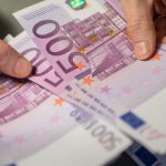 13-year-old found handing out thousands of euros ‘to make friends’