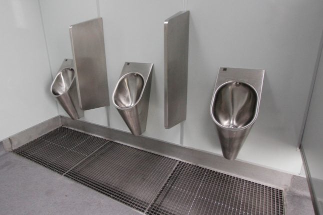 Thieves snatch 500 cases of urinal cakes, worth thousands of euros
