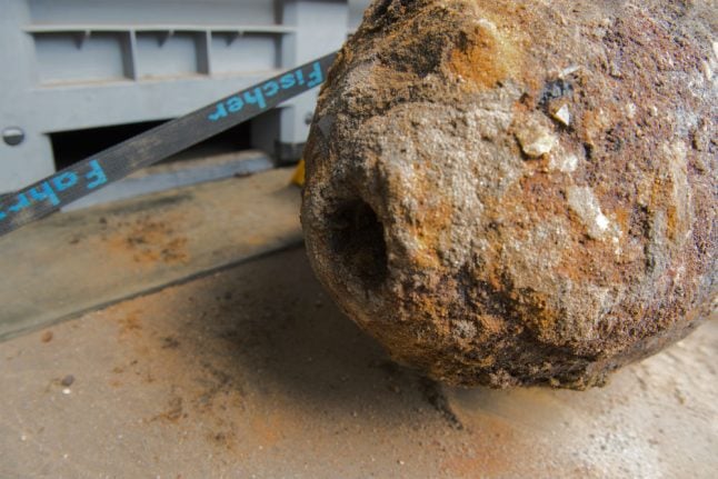 Evacuation delayed in Dresden after WWII bomb found in city centre