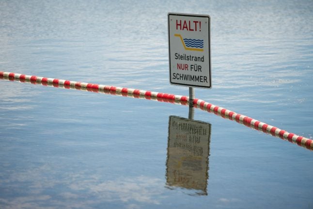 At least two deadly swimming accidents over summer-like weekend