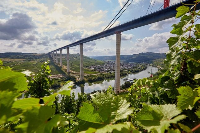 Construction of mega-bridge in Moselle valley nears completion